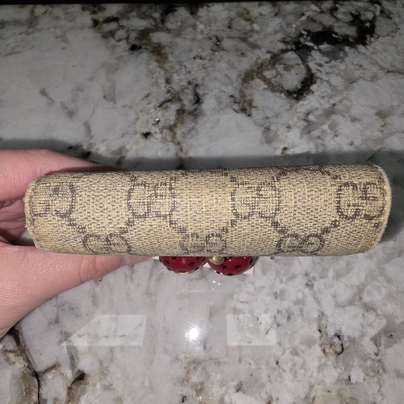 Gucci Beige Cherry Print Women's Wallet - Picture 10 of 12